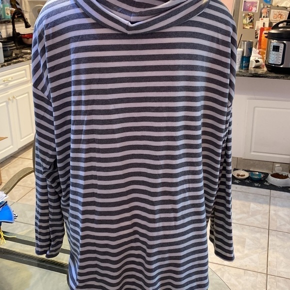 F Liz Claiborne gray stripe long sleeve cowl neck plus size knit top 3X - Picture 2 of 3